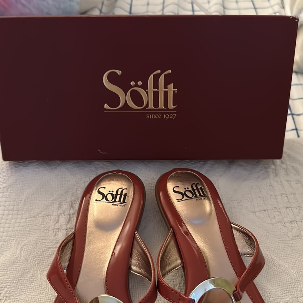 DRESSY SANDALS NEW - Picture 2 of 4